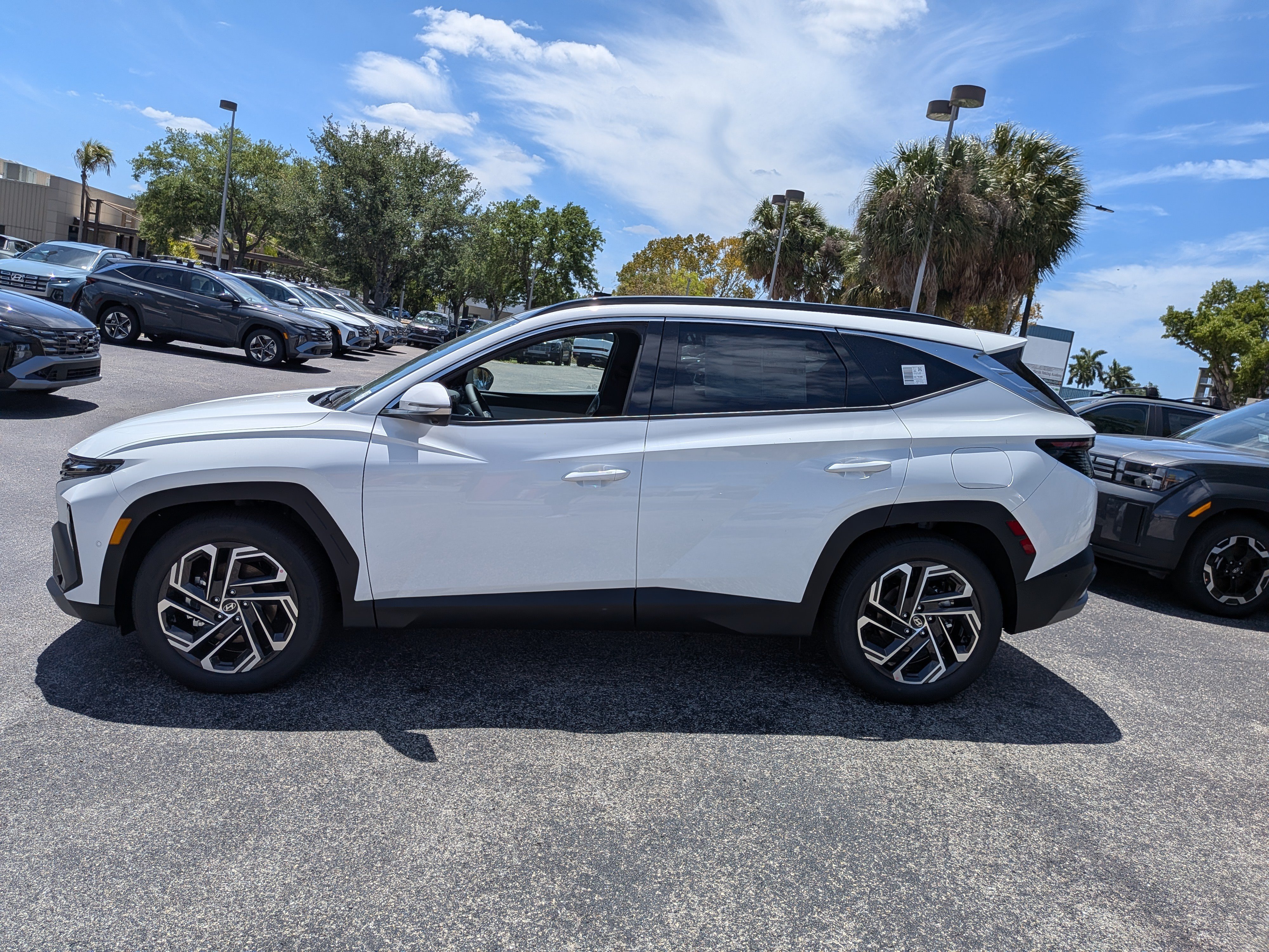 New 2026 Hyundai Tucson Limited w/ Tow & Go Package AWD/4WD image 7