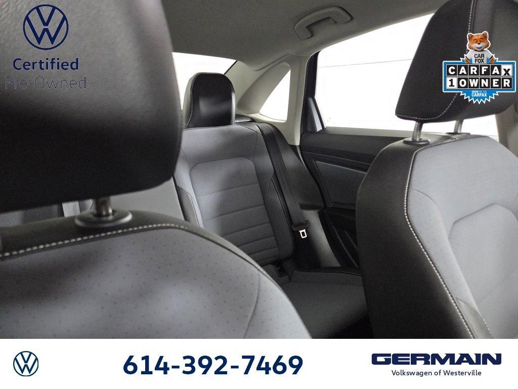 Certified 2025 Volkswagen Jetta SE w/ Sunroof Package image 21