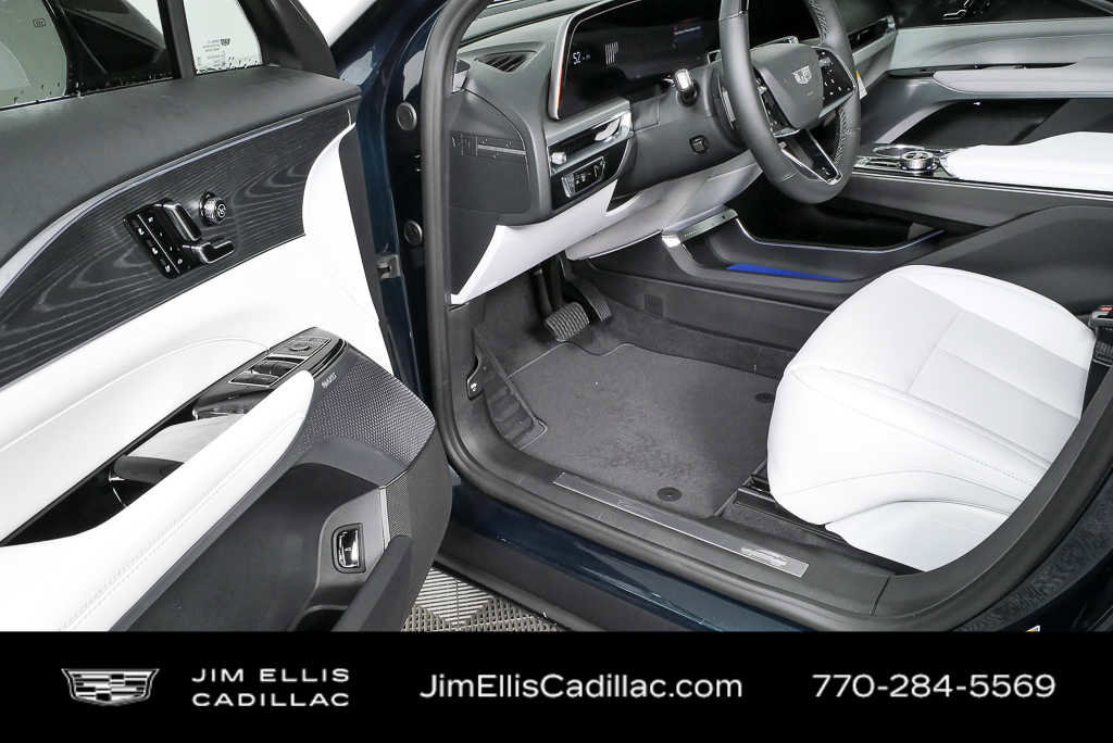 New 2026 Cadillac Lyriq Premium Luxury image 8