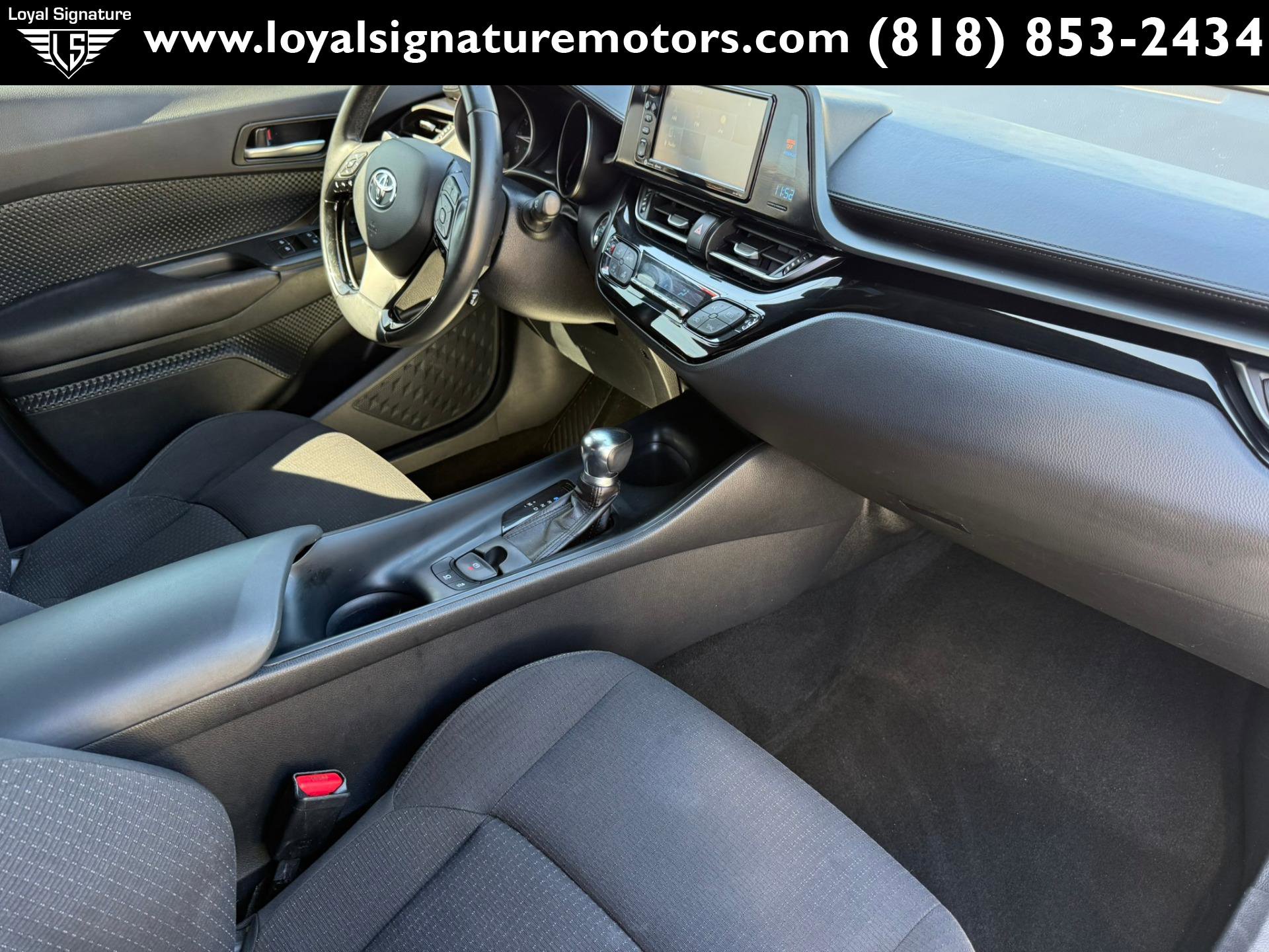 Used 2018 Toyota C-HR XLE image 28