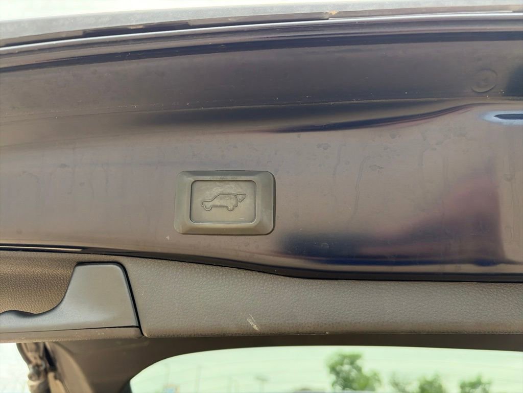 Used 2023 Toyota RAV4 XLE Premium FWD image 10