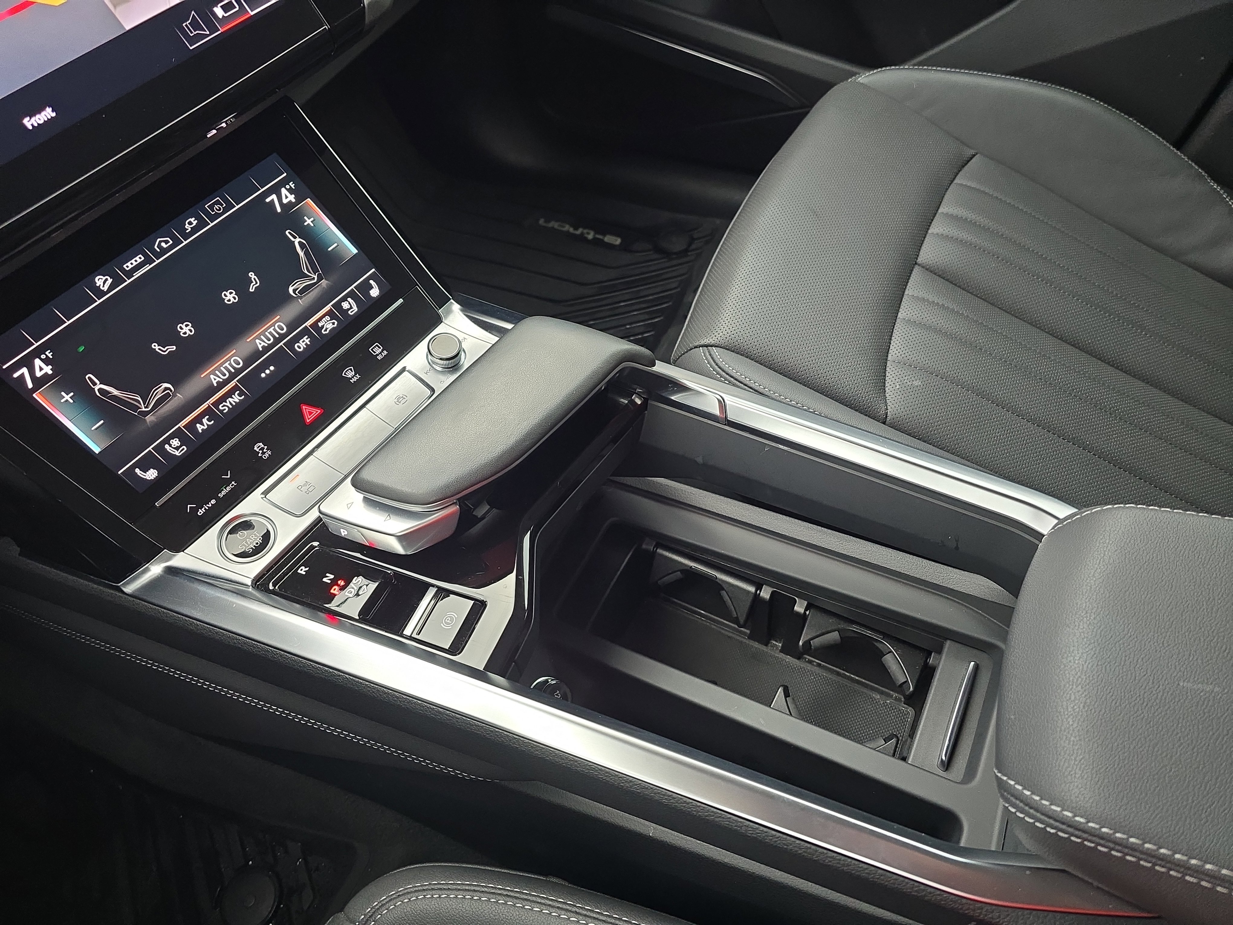 Used 2023 Audi e-tron Premium Plus w/ Premium Plus Package image 25