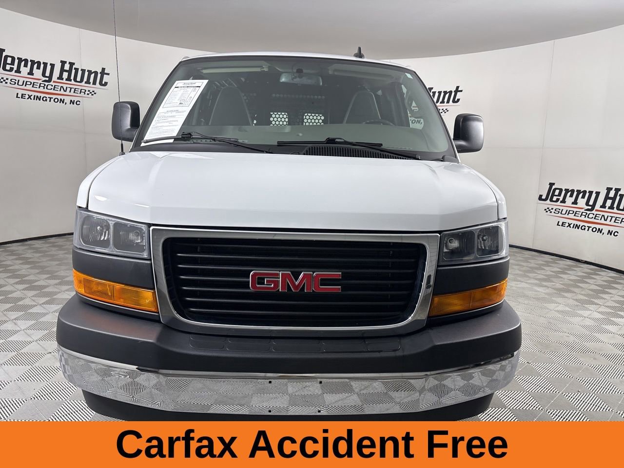 Used 2024 GMC Savana 2500 w/ Driver Convenience Package image 3