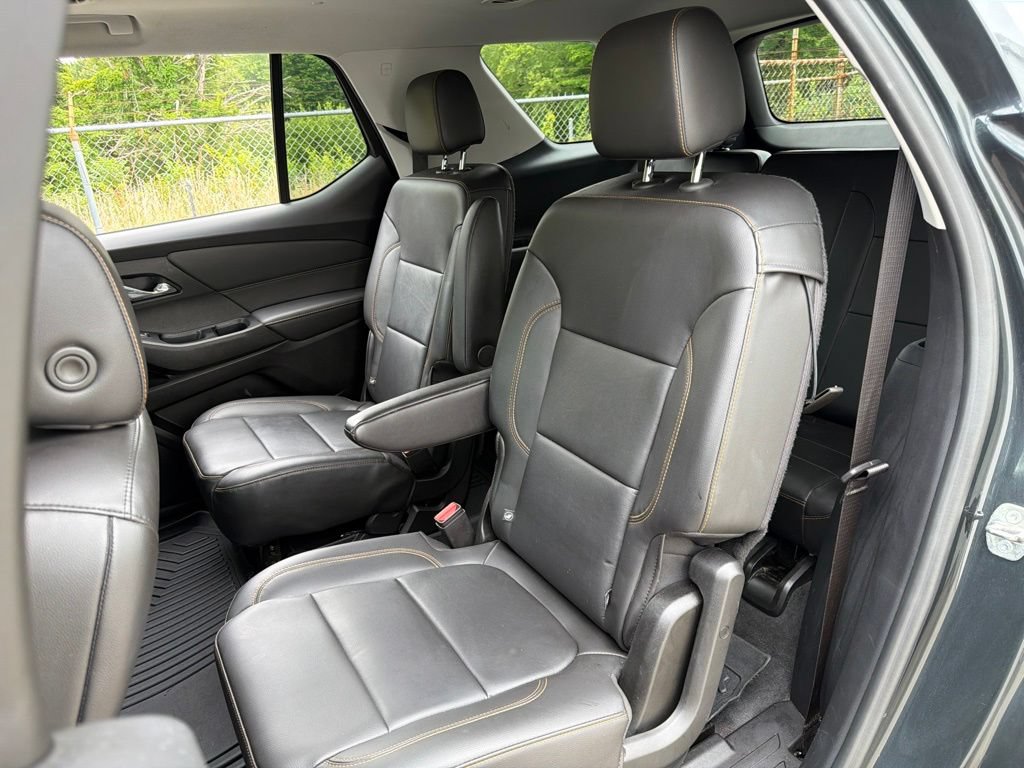 Used 2021 Chevrolet Traverse LT w/ LT Premium Package FWD image 23