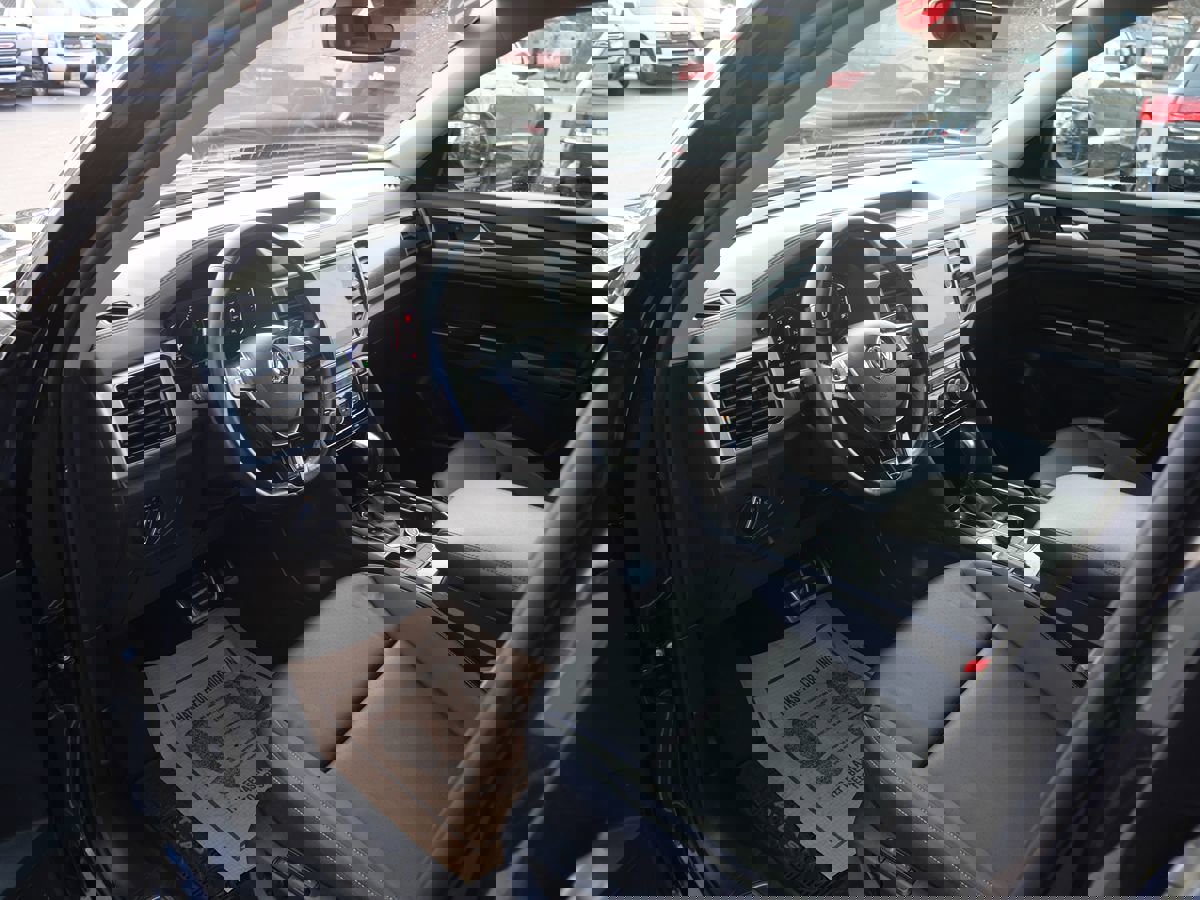 Used 2019 Volkswagen Atlas SEL R-Line image 9