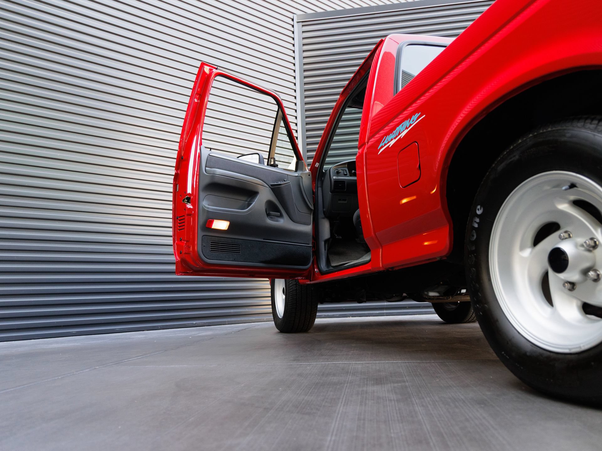 Used 1993 Ford F150 Lightning RWD image 13