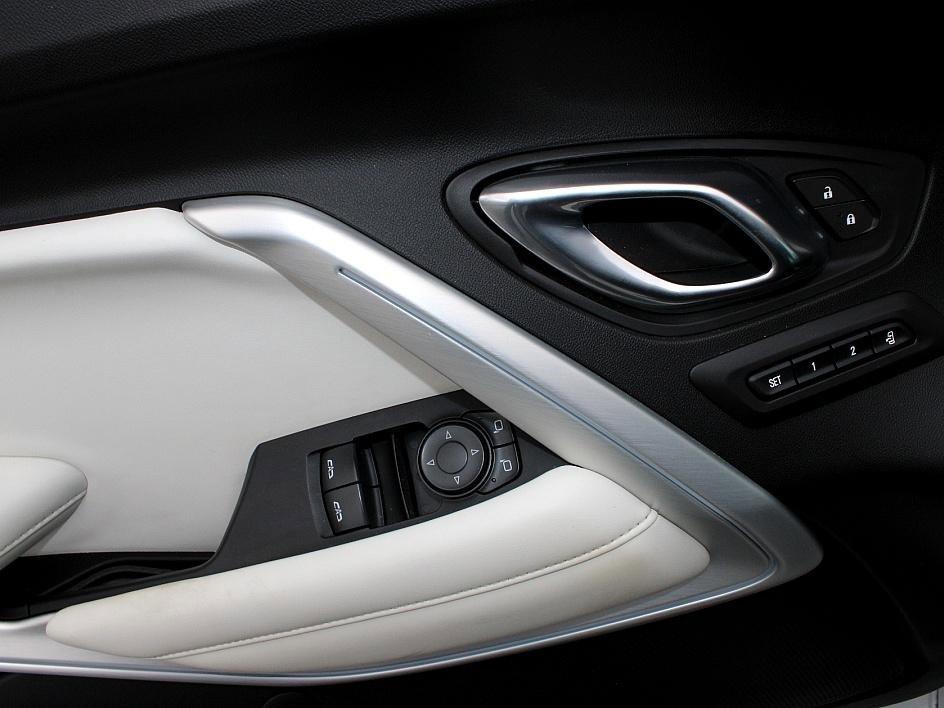 Used 2019 Chevrolet Camaro SS image 21