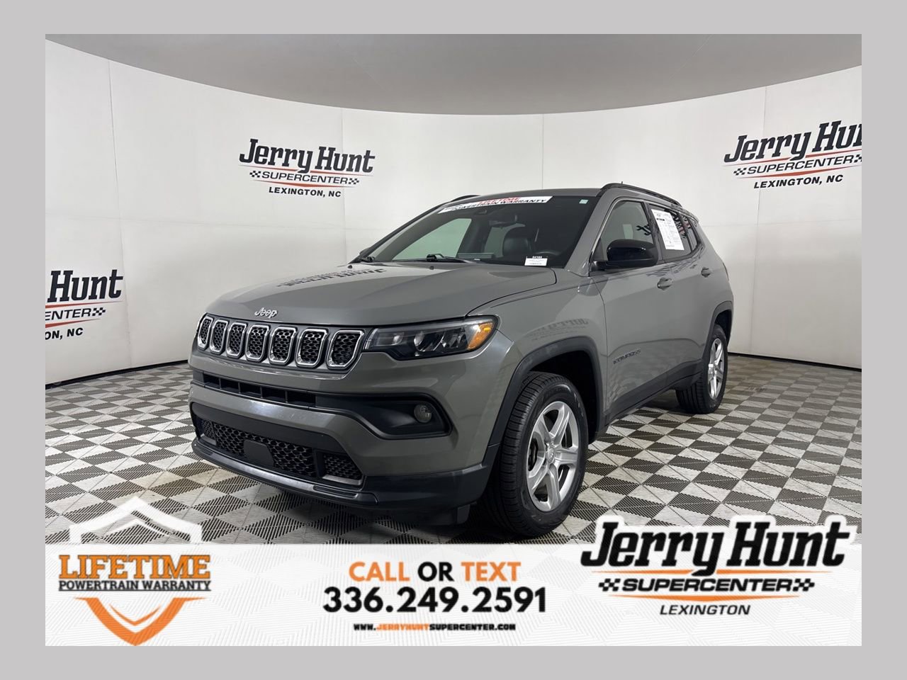 Used 2023 Jeep Compass Latitude w/ Sun and Sound Group image 1