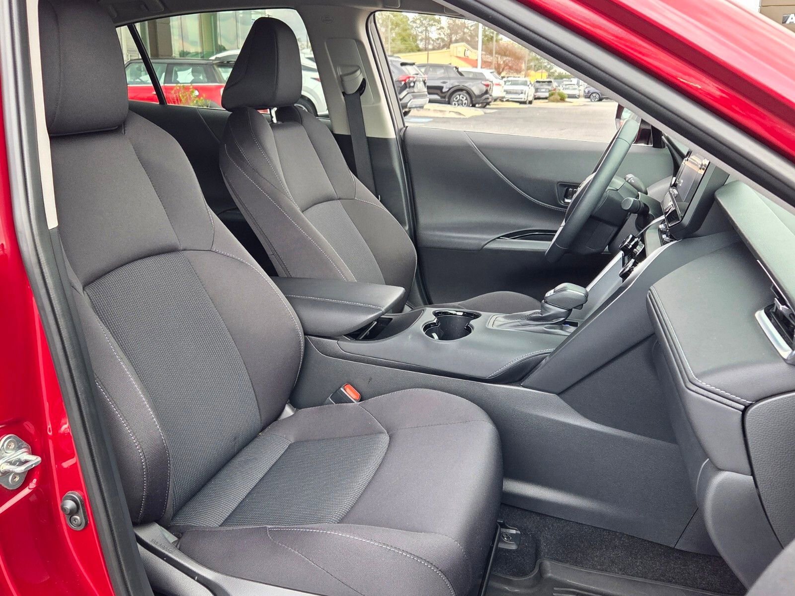 Used 2024 Toyota Venza LE image 17