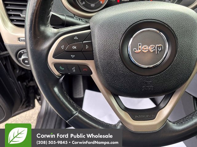 Used 2015 Jeep Cherokee Latitude w/ Comfort/Convenience Group AWD/4WD image 16