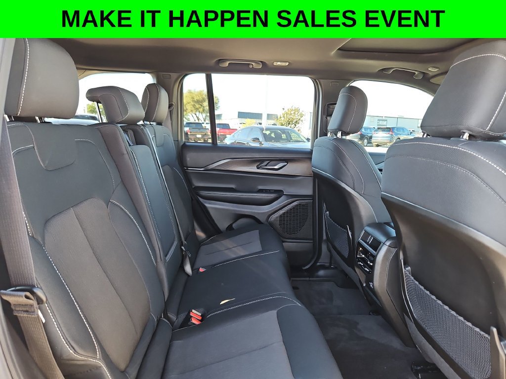 Used 2025 Jeep Grand Cherokee Laredo X RWD image 25
