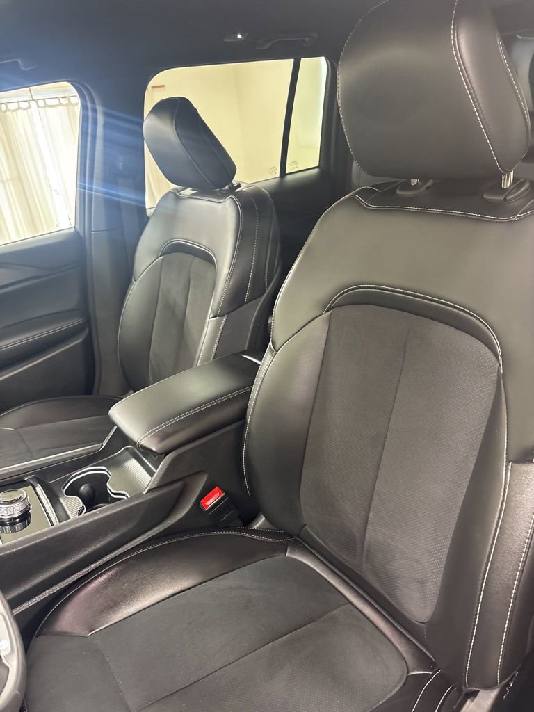 Used 2024 Jeep Grand Cherokee Altitude image 15