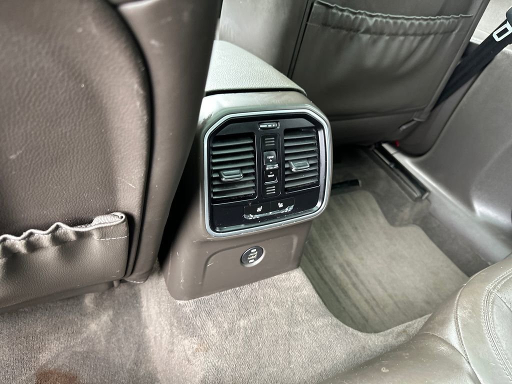 Used 2018 Porsche Macan Sport Edition AWD/4WD image 31