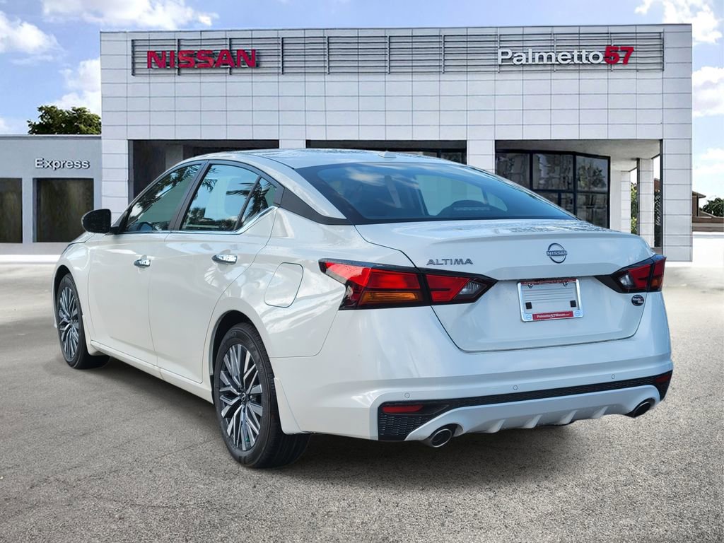 Used 2025 Nissan Altima 2.5 SV w/ SV Premium Package FWD image 4
