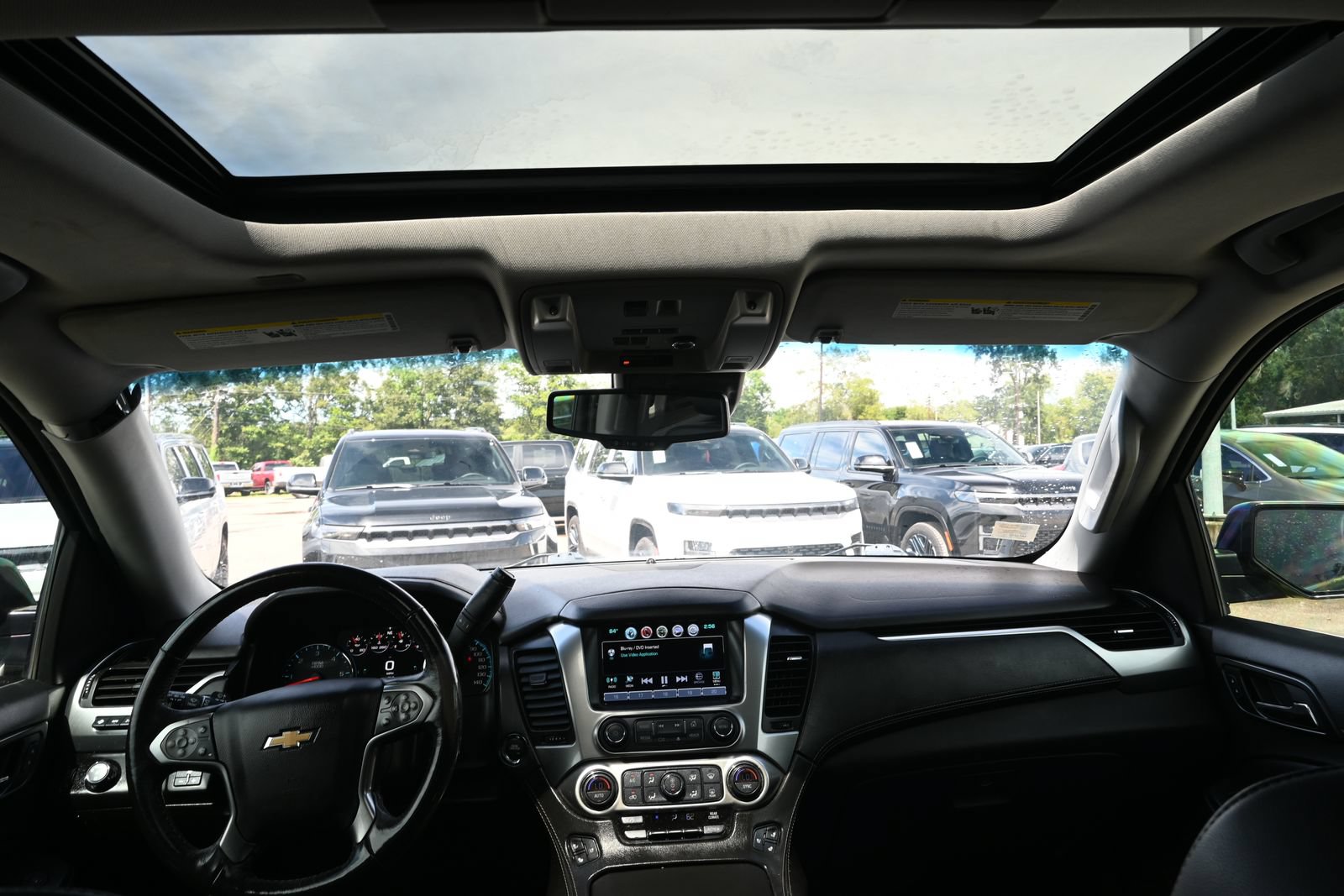 Used 2018 Chevrolet Tahoe Premier AWD/4WD image 26