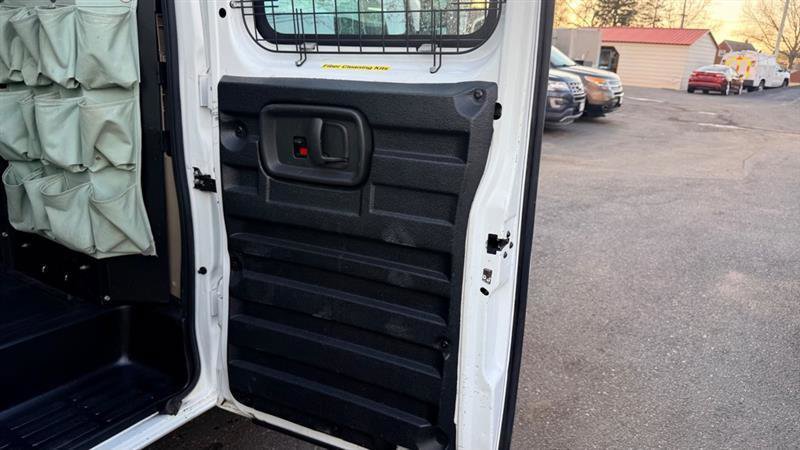 Used 2011 Chevrolet Express 2500 RWD image 38