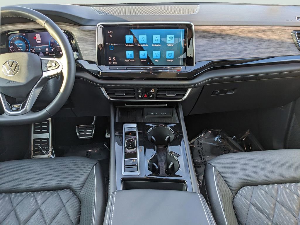 Used 2025 Volkswagen Atlas SEL Premium R-Line image 16