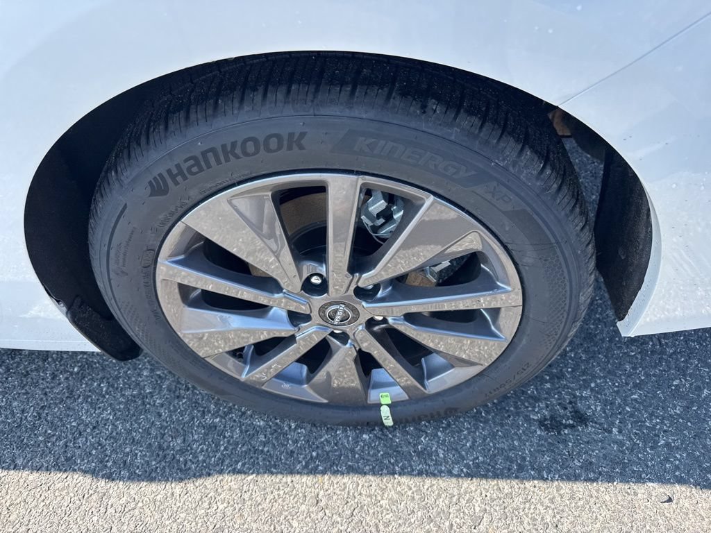 New 2026 Nissan Sentra SL w/ Floor Mat Package FWD image 17