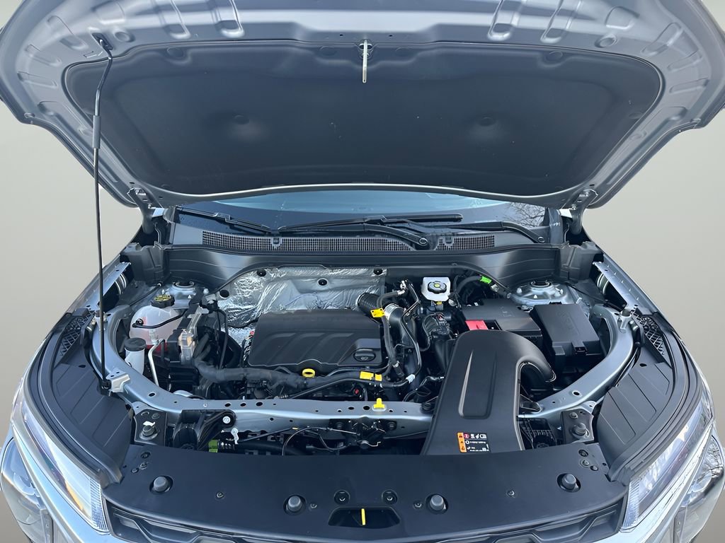 Used 2025 Chevrolet Trax LT w/ LT Convenience Package image 28