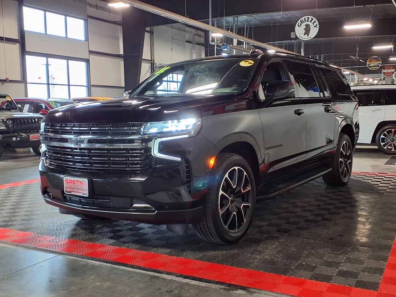Used 2022 Chevrolet Suburban RST w/ Sport Performance Package AWD/4WD image 3