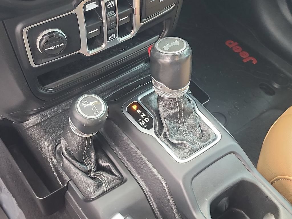 Used 2021 Jeep Wrangler Unlimited Sahara AWD/4WD image 16