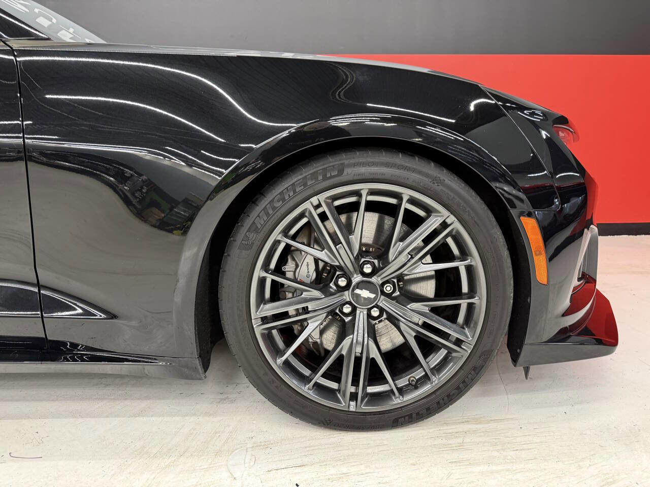 Used 2018 Chevrolet Camaro ZL1 image 34