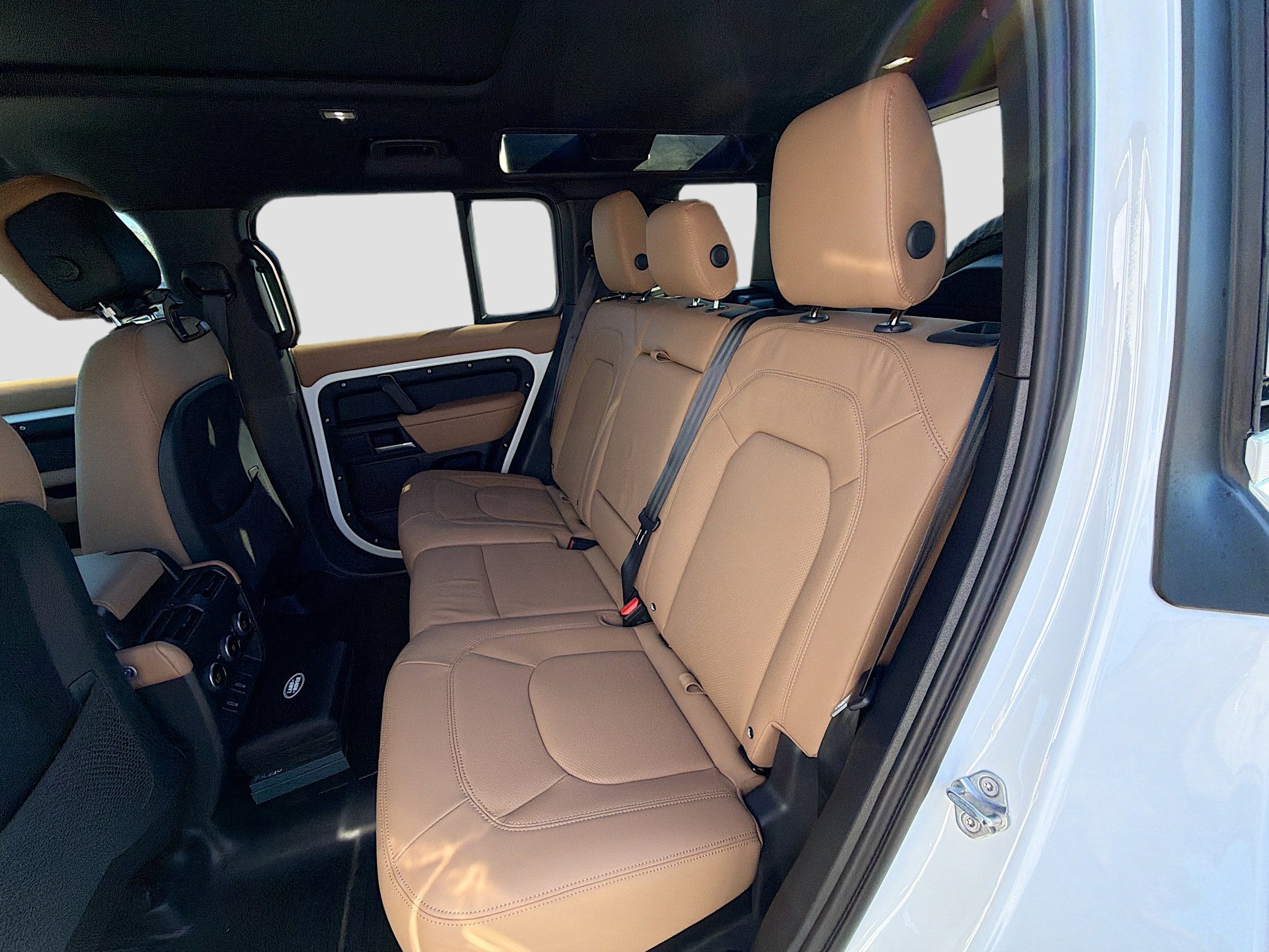 New 2026 Land Rover Defender 110 X-Dynamic SE image 20