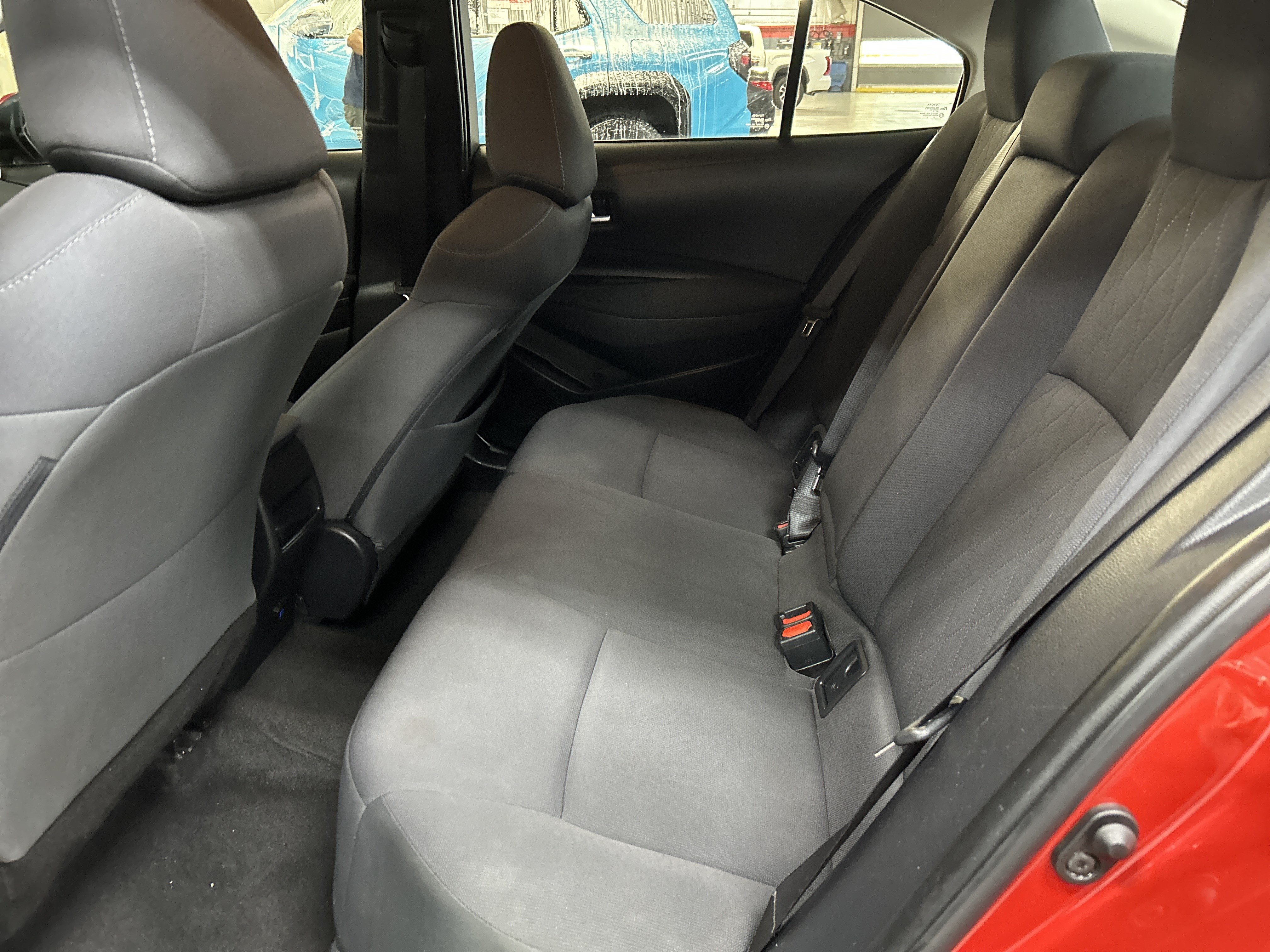 Used 2020 Toyota Corolla LE FWD image 29