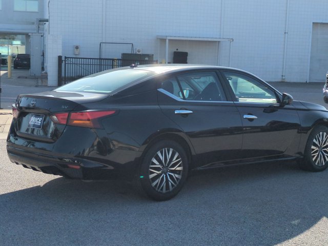 Used 2024 Nissan Altima 2.5 SV image 5