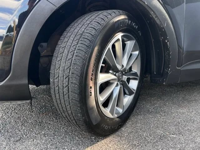 Used 2017 Hyundai Santa Fe SE AWD/4WD image 30