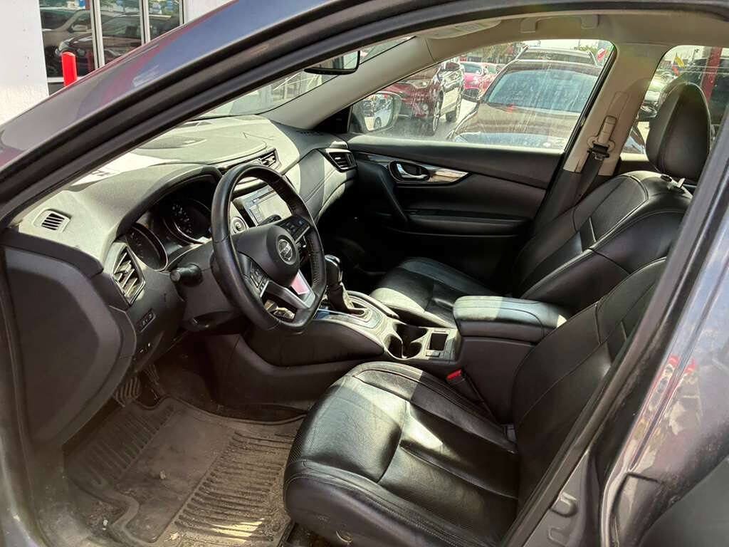 Used 2019 Nissan Rogue SL AWD/4WD image 2