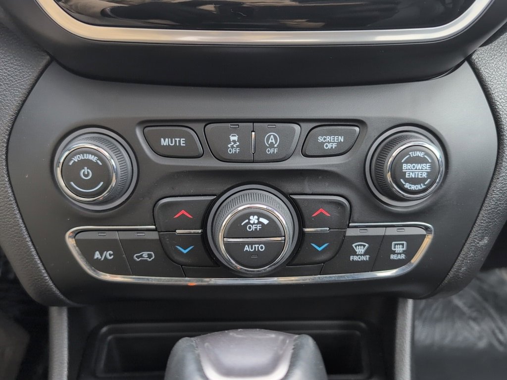 Used 2021 Jeep Cherokee Limited image 35