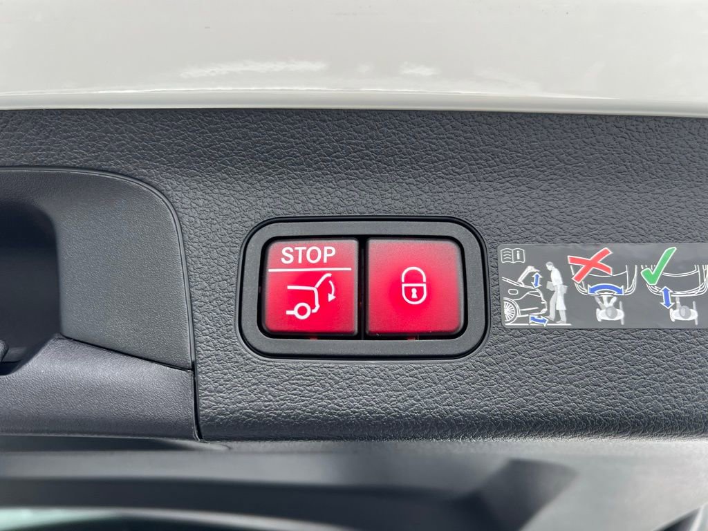 New 2026 Mercedes-Benz GLS 450 4MATIC image 34