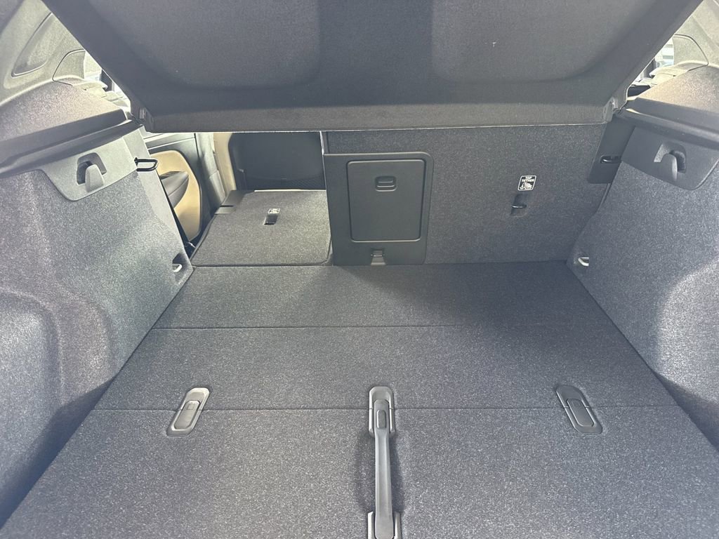 New 2026 Volvo XC40 B5 Plus w/ Protection Package Premier image 14