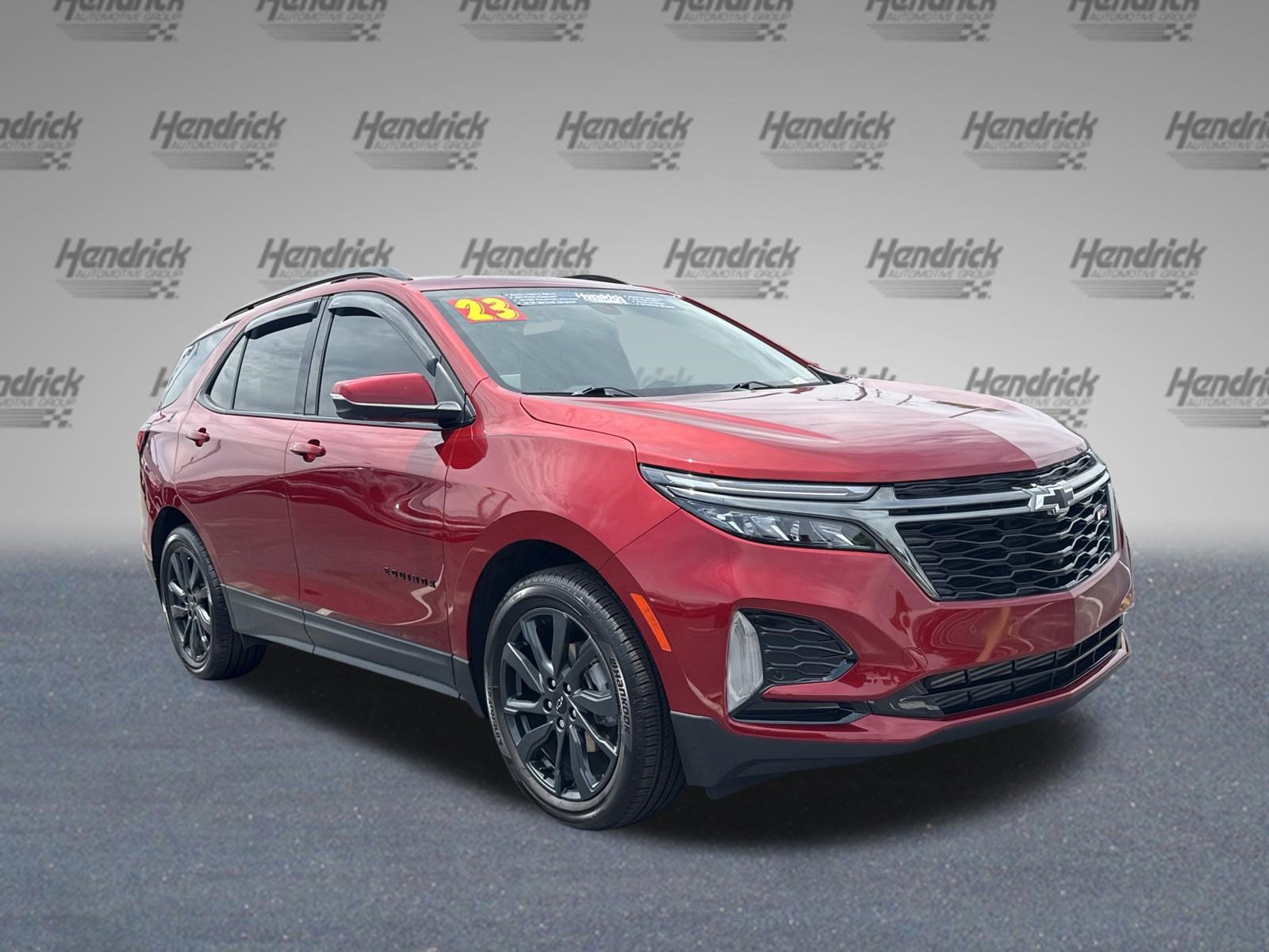 Used 2023 Chevrolet Equinox RS w/ RS Leather Package FWD image 2