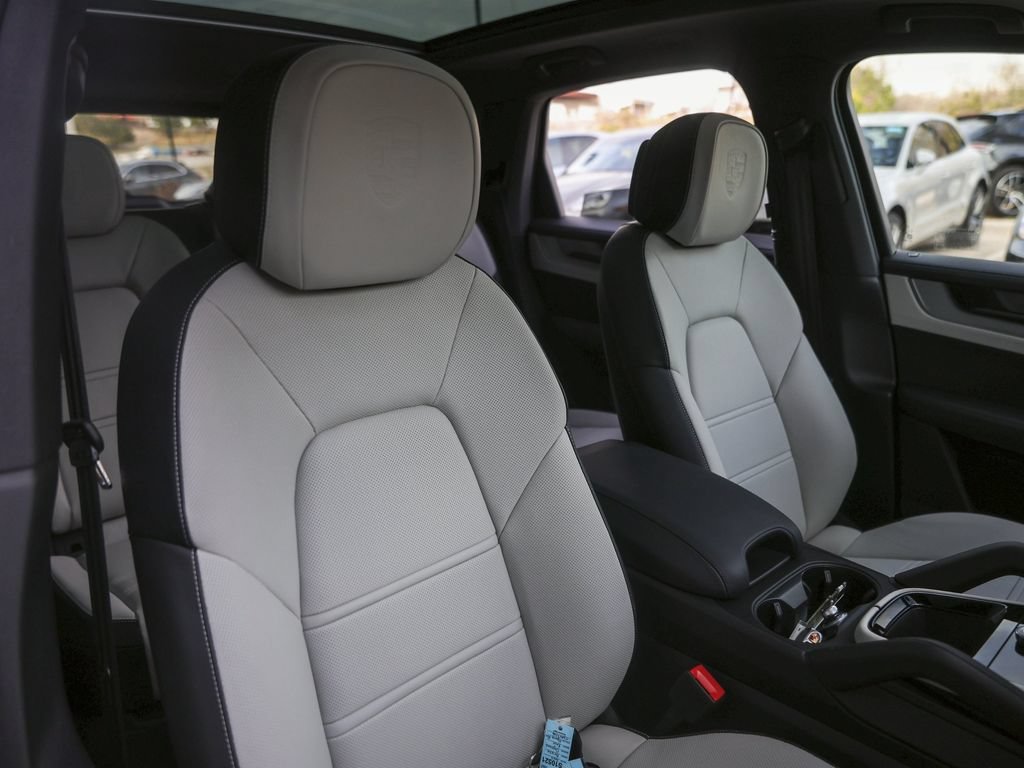 New 2026 Porsche Cayenne AWD/4WD image 36