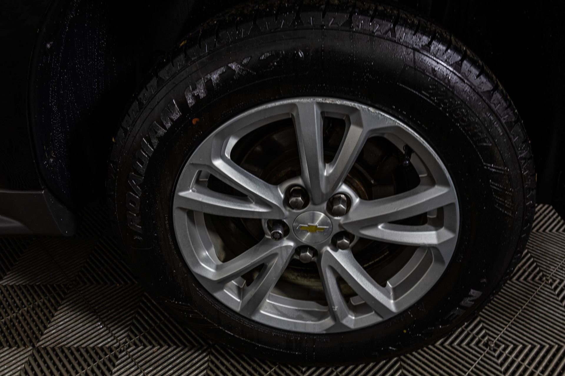 Used 2017 Chevrolet Equinox LT w/ Convenience Package image 46