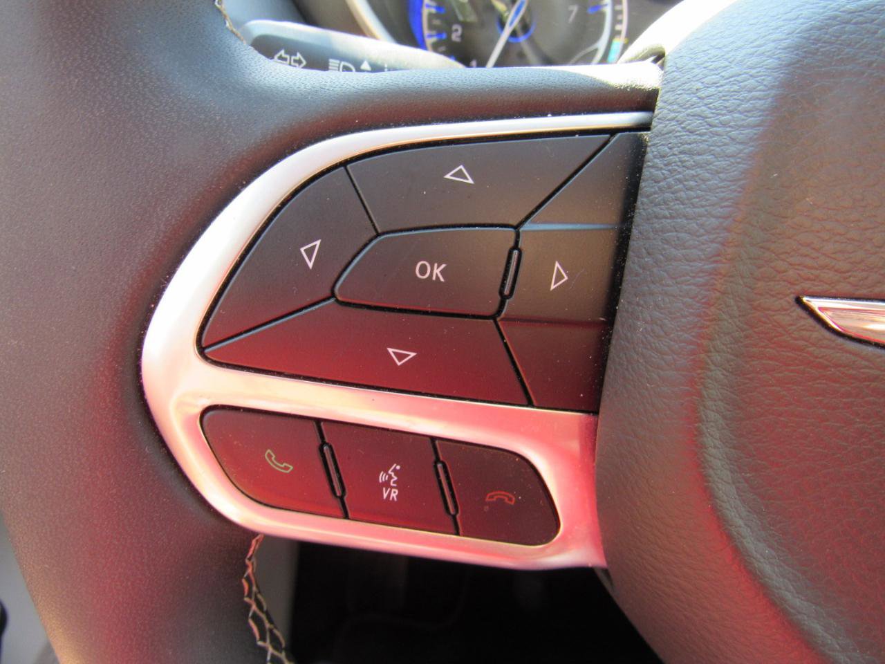Used 2024 Chrysler Pacifica Touring-L FWD image 21