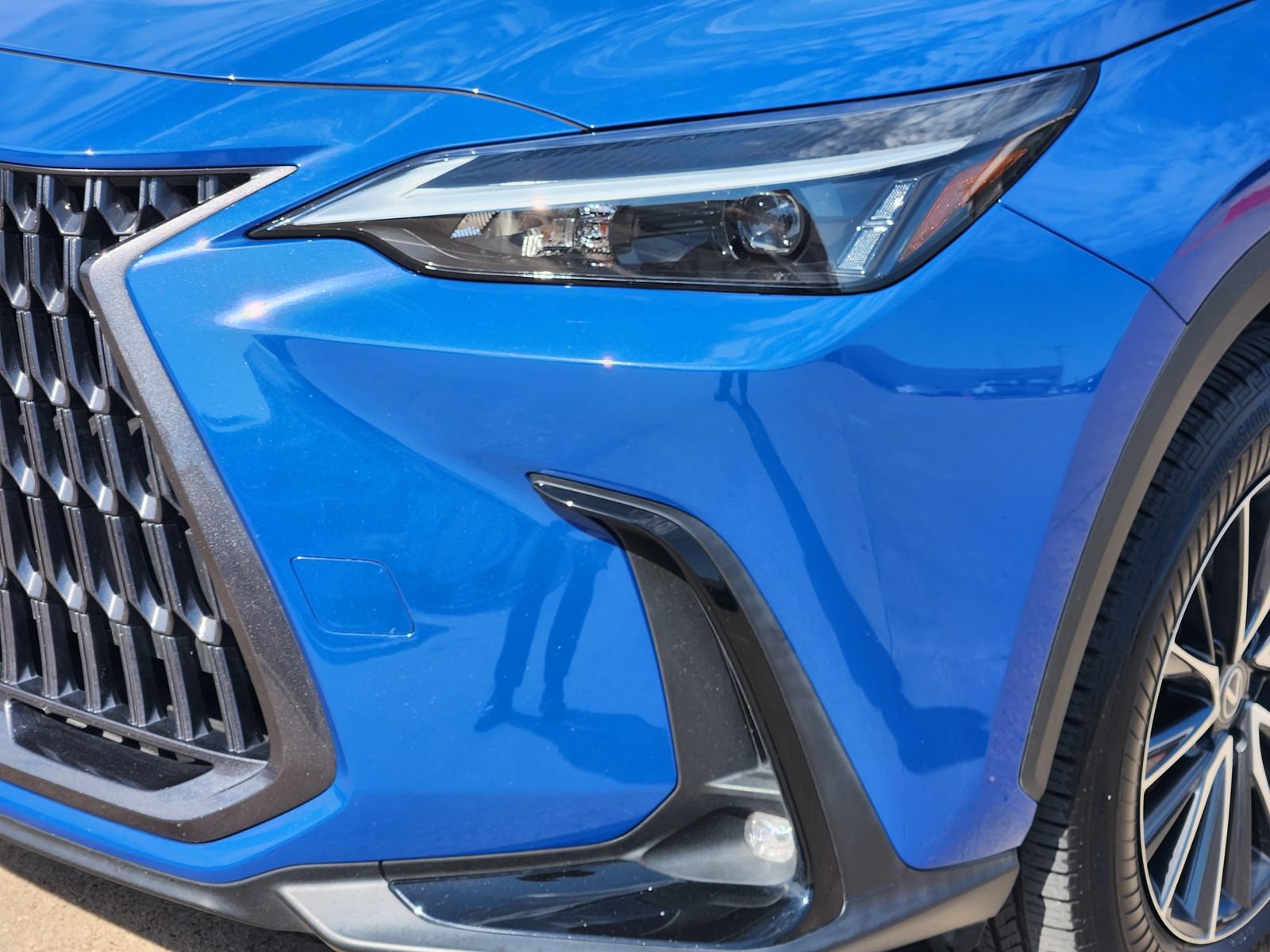Used 2023 Lexus NX 350h AWD w/ Towing Package (2000 Lbs) image 9