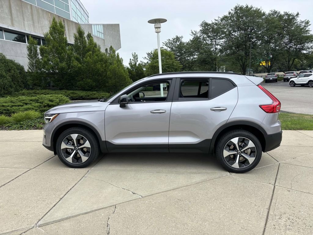 New 2026 Volvo XC40 B5 Plus w/ Protection Package Premier image 4