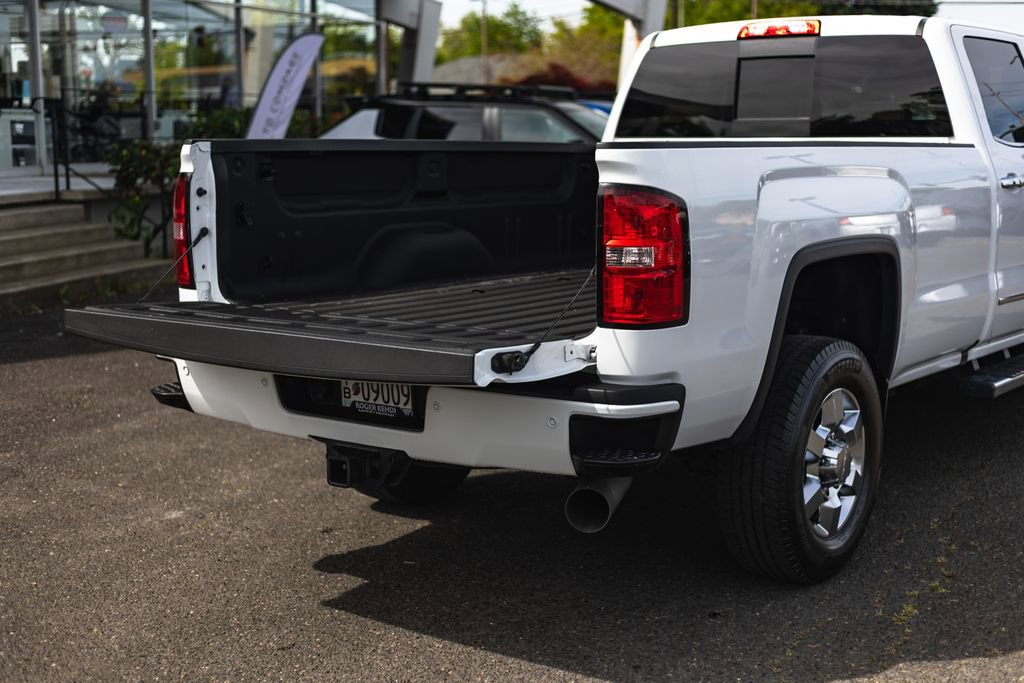 Used 2018 GMC Sierra 3500 Denali w/ Duramax Plus Package AWD/4WD image 9