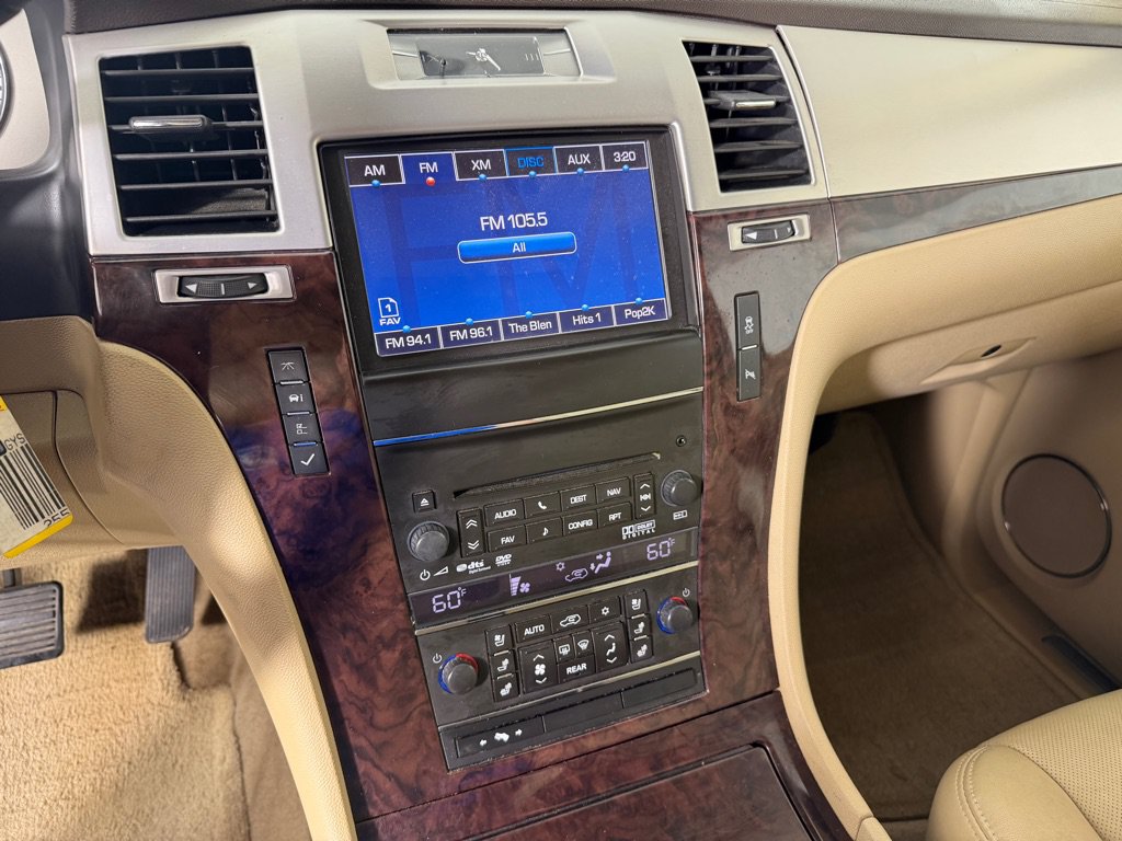Used 2013 Cadillac Escalade ESV Luxury RWD image 16