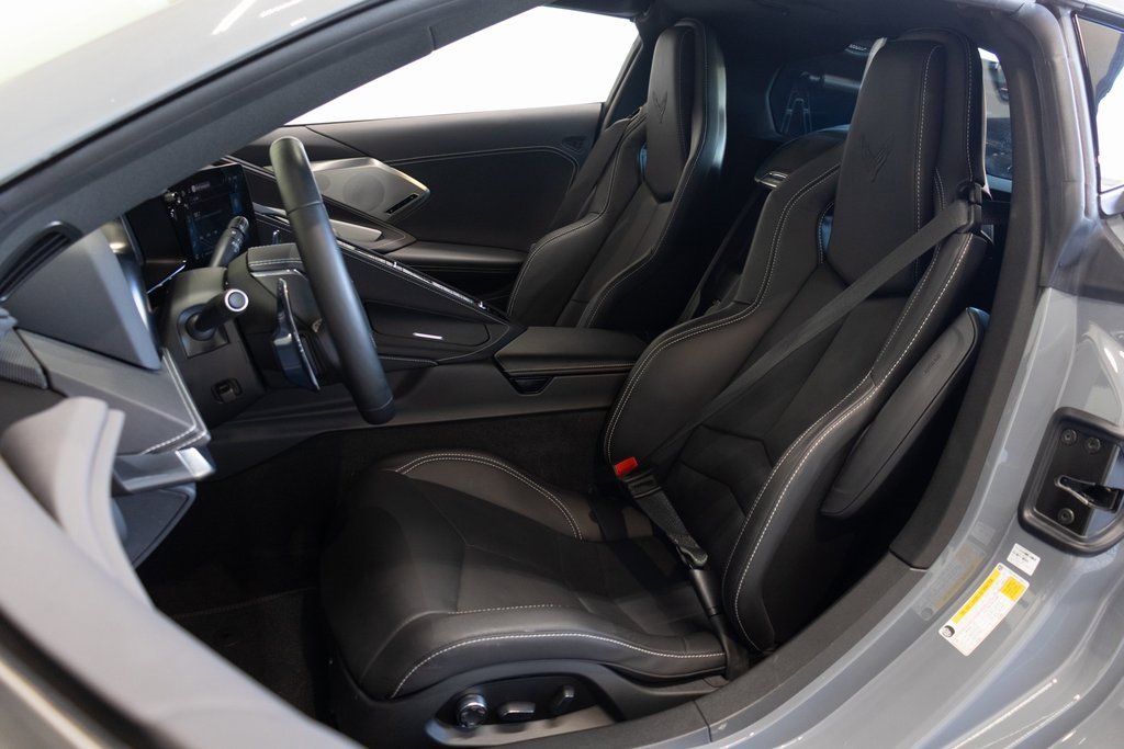 Used 2025 Chevrolet Corvette Stingray Preferred Cpe w/ 2LT image 18