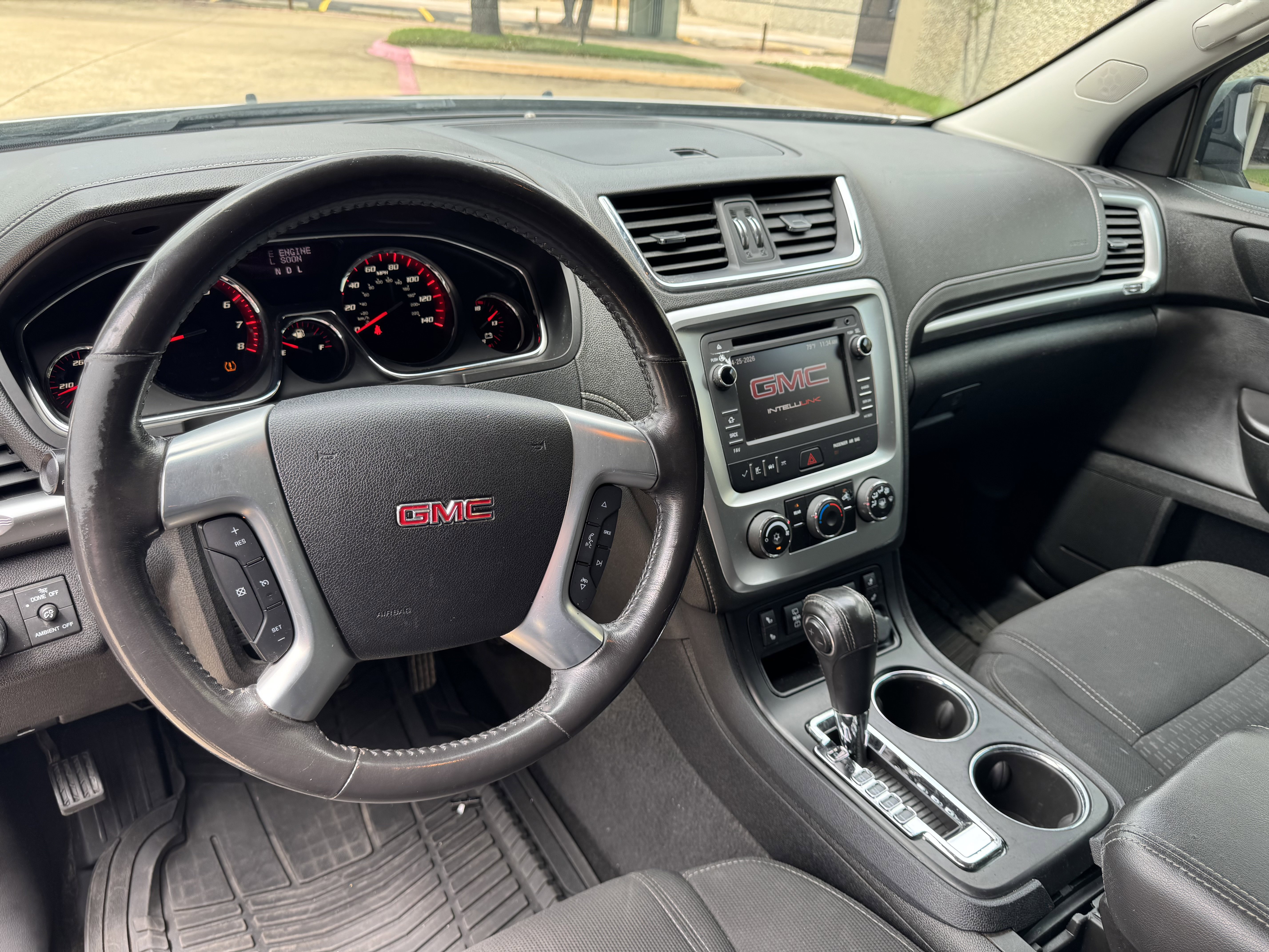 Used 2015 GMC Acadia SLE FWD image 12