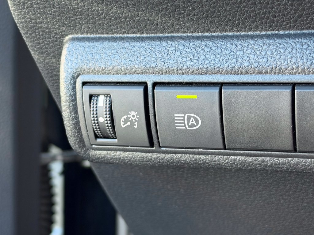 Used 2020 Toyota Corolla XSE FWD image 30