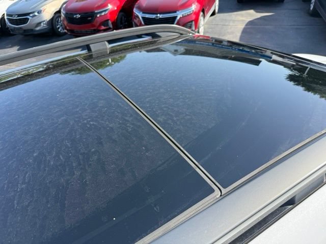 Used 2023 Kia Sorento S w/ Panoramic Sunroof Package AWD/4WD image 9