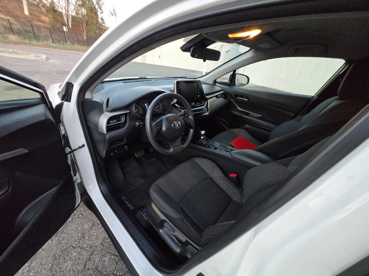 Used 2021 Toyota C-HR LE image 21