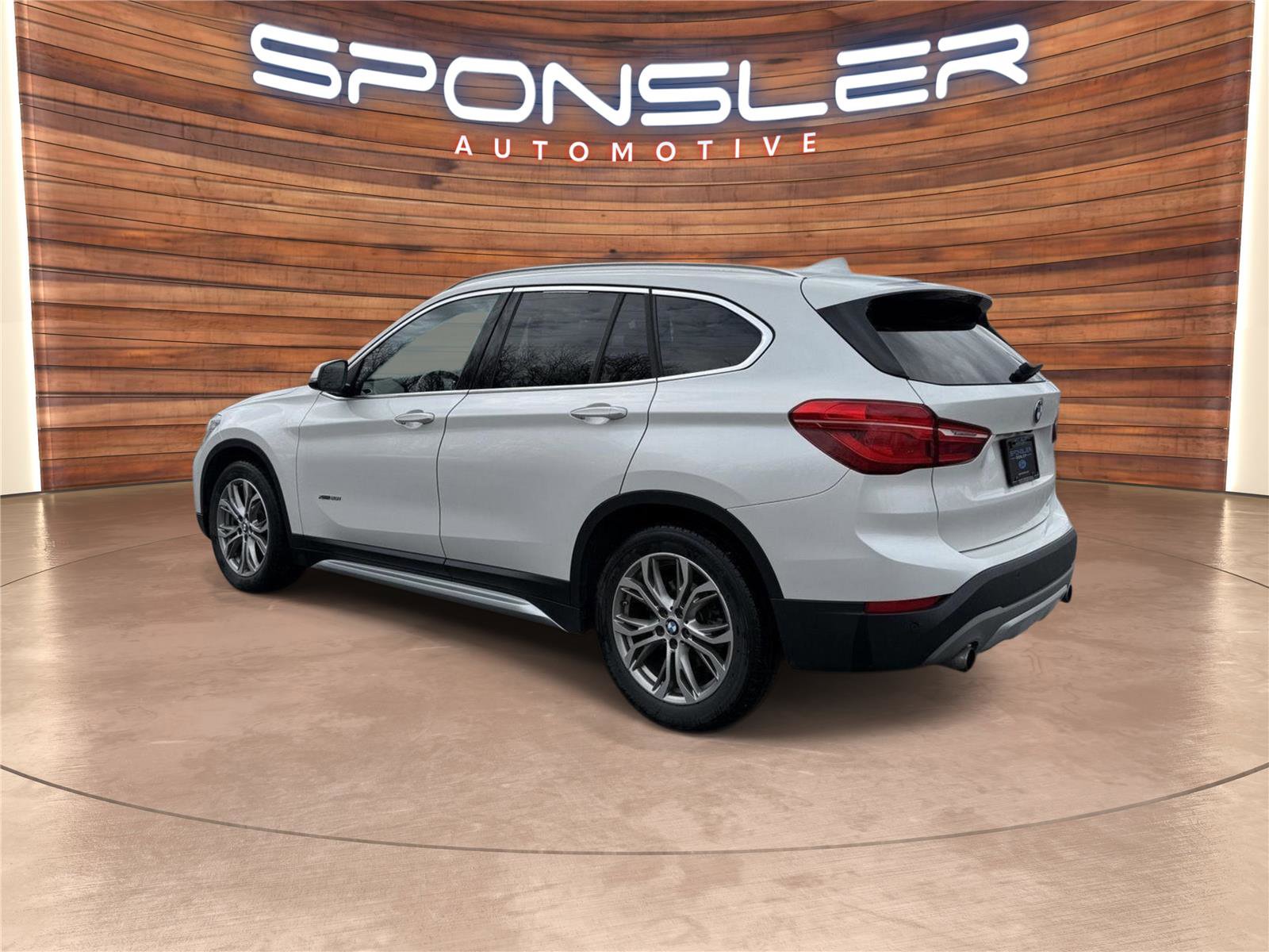 Used 2016 BMW X1 xDrive28i image 3