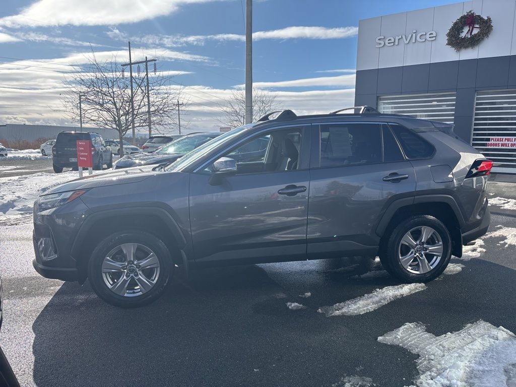 Used 2023 Toyota RAV4 XLE w/ Convenience Package image 4