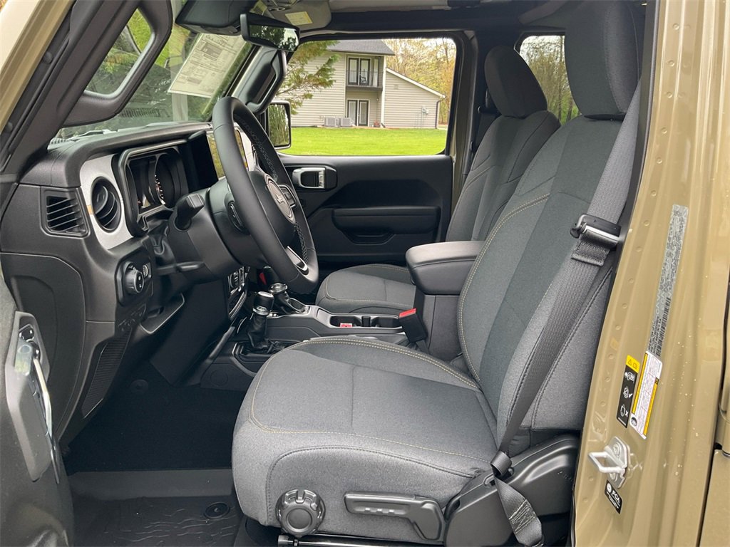 New 2025 Jeep Gladiator Sport image 23